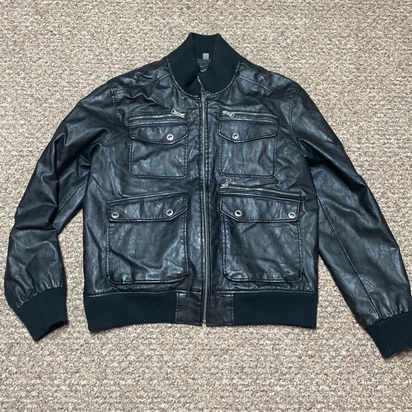 XXL original Guess black leather jacket. Multiple pockets in and out. - Picture 1 of 10